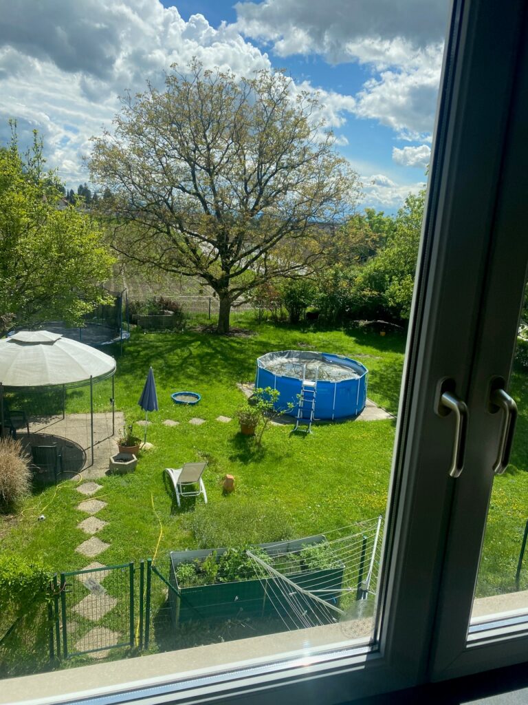 Garten und Poolbereich_Zimmer Ates