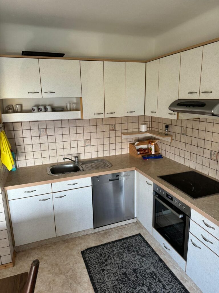 Küchenbereich in der Monteurunterkunft in Grambach, Graz